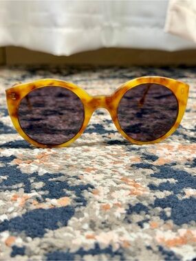 Illesteva ‘Palm Beach’ Sunglasses in “Amber” w/ Case ASO Duchess Meghan Markle